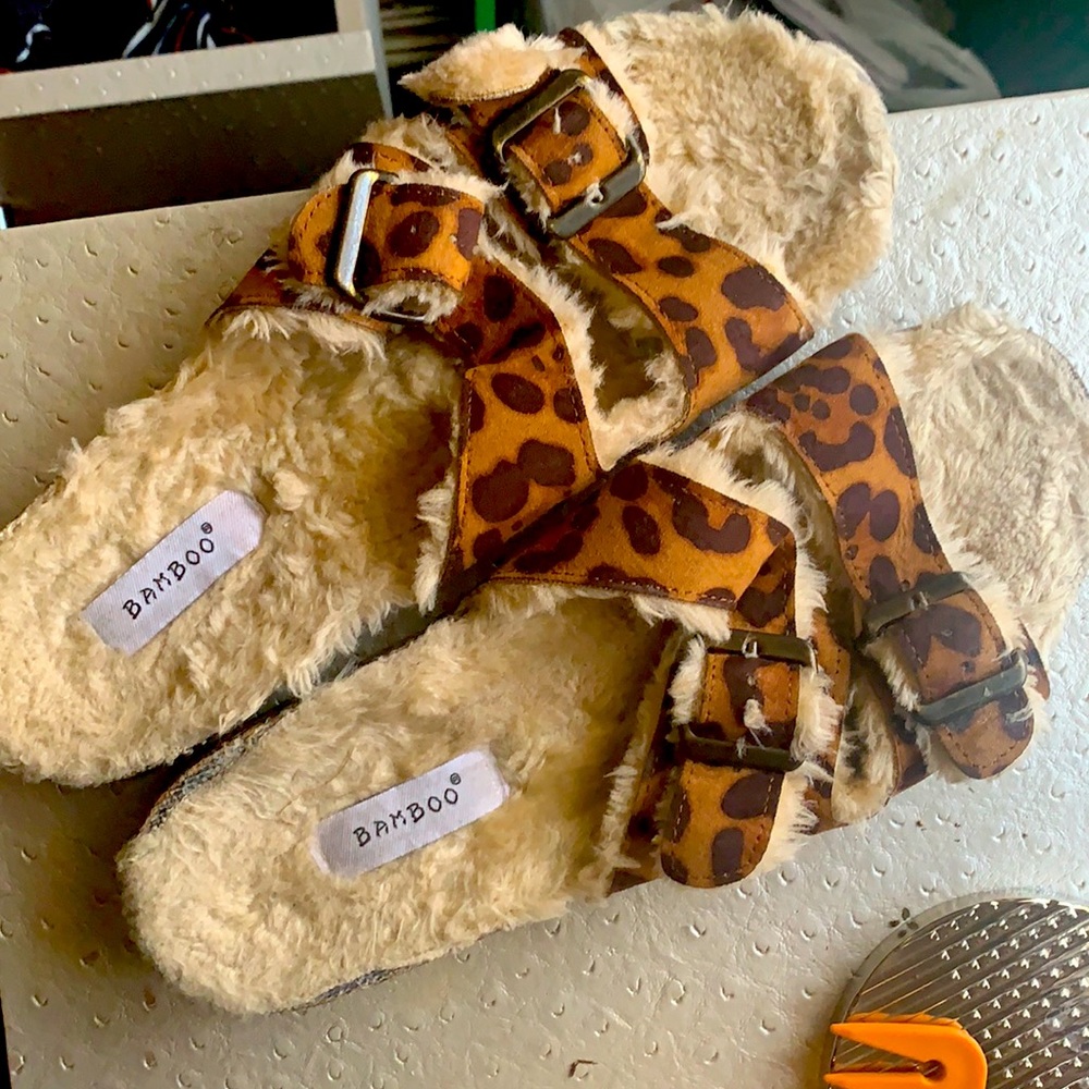 Fur slides NEVER WORN